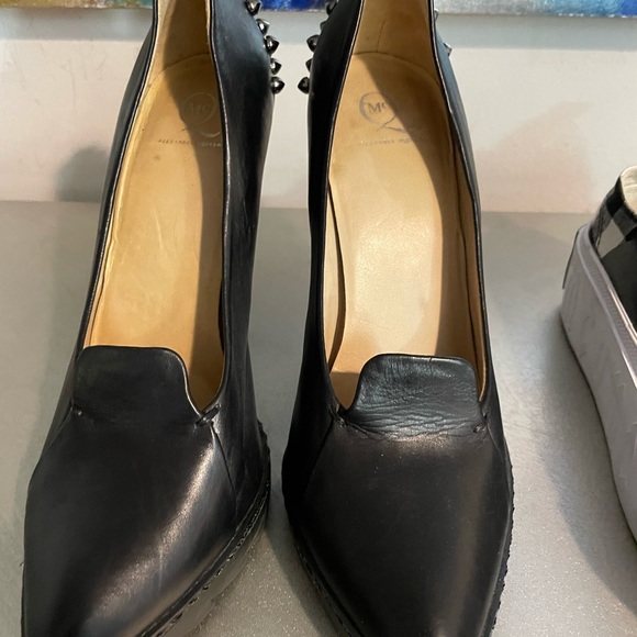 Hello my name is sheeri. I am selling Alexander McQueens...